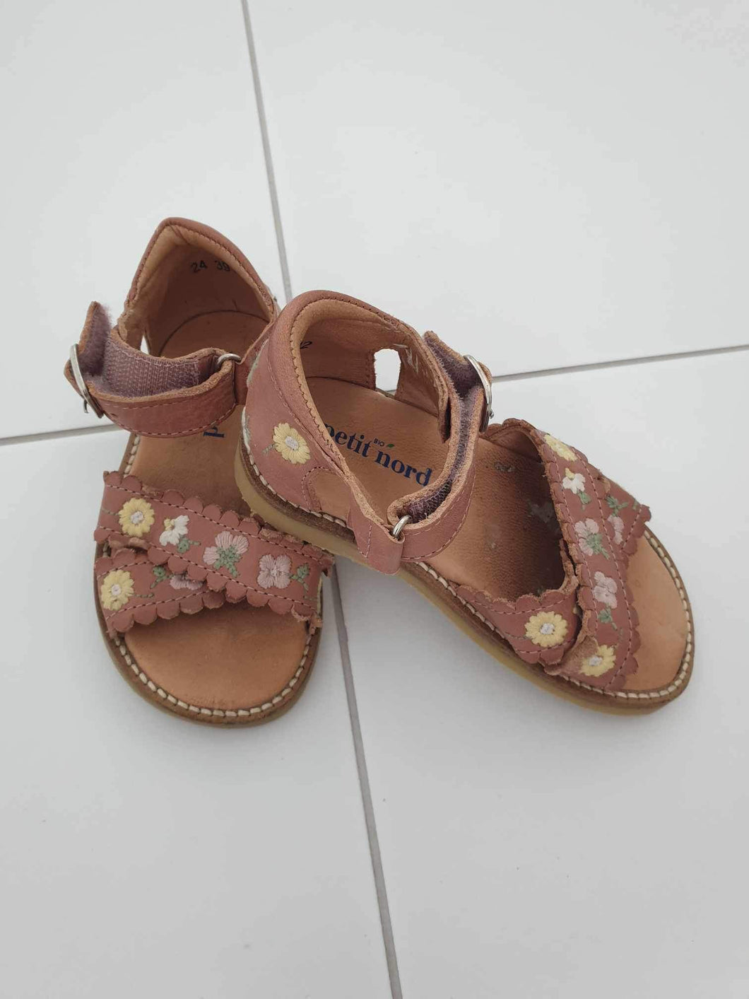 Pre-Loved Petit Nord Sandals Size 24