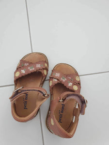 Pre-Loved Petit Nord Sandals Size 24